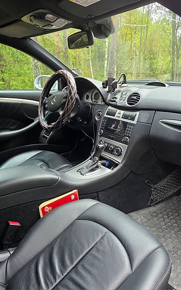 Mercedes-Benz CLK200 5 of 7