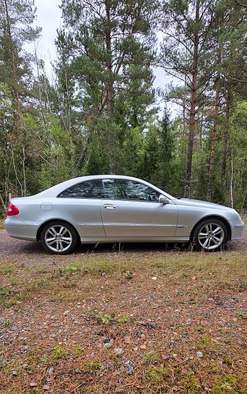 Mercedes-Benz CLK200 2 of 7