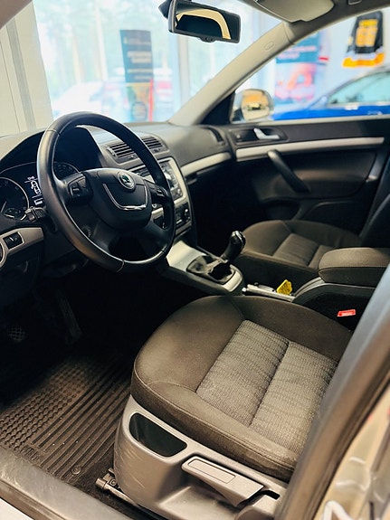 Skoda Octavia 11 of 21