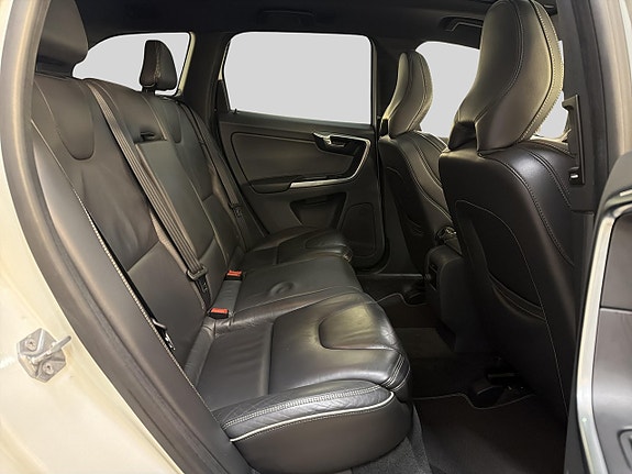 Volvo XC60 16 of 29