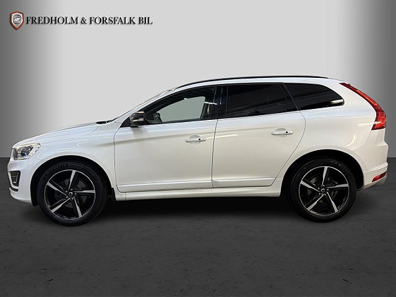 Volvo XC60 2 of 29