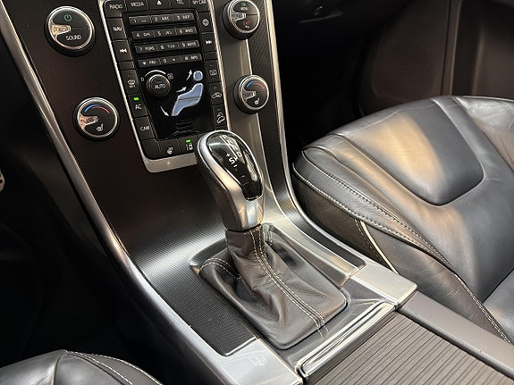 Volvo XC60 27 of 29