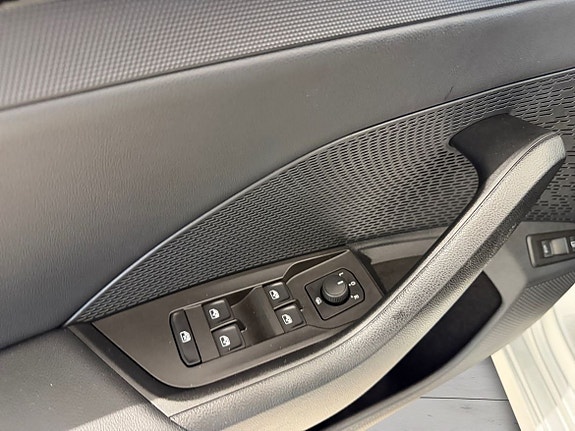 Skoda Octavia 8 of 17