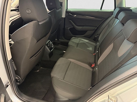Skoda Octavia 10 of 17