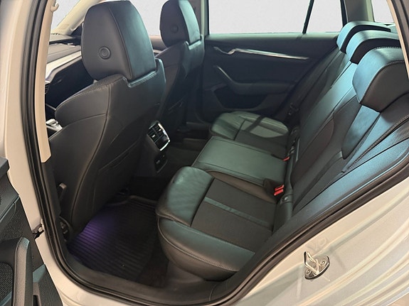 Skoda Octavia 10 of 23
