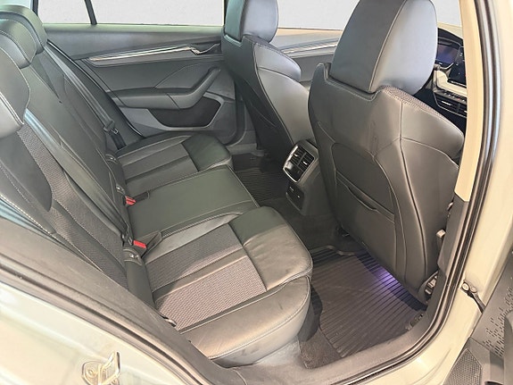 Skoda Octavia 14 of 24