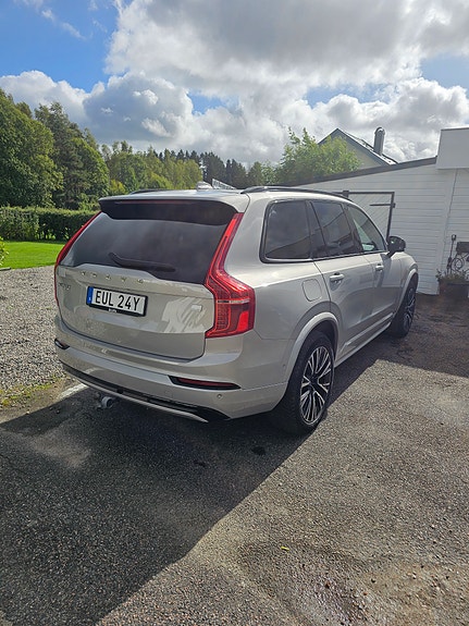 Volvo XC90 5 of 26