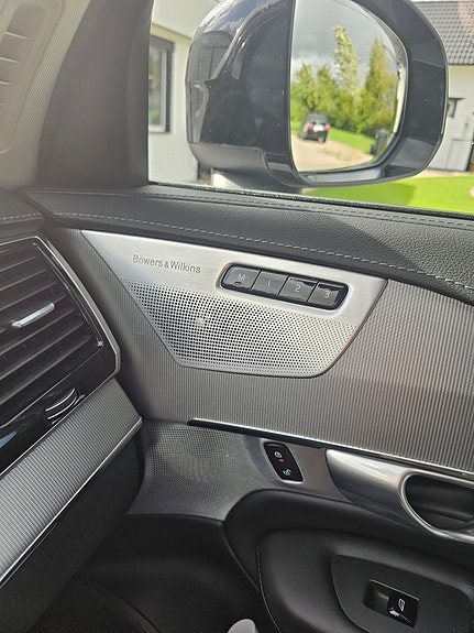 Volvo XC90 25 of 26