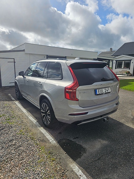 Volvo XC90 4 of 26