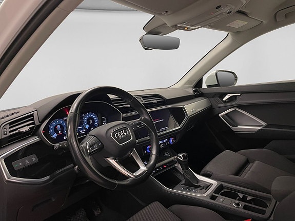 Audi Q3 4 of 15