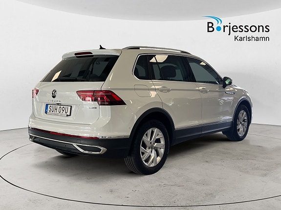 Volkswagen Tiguan 3 of 14