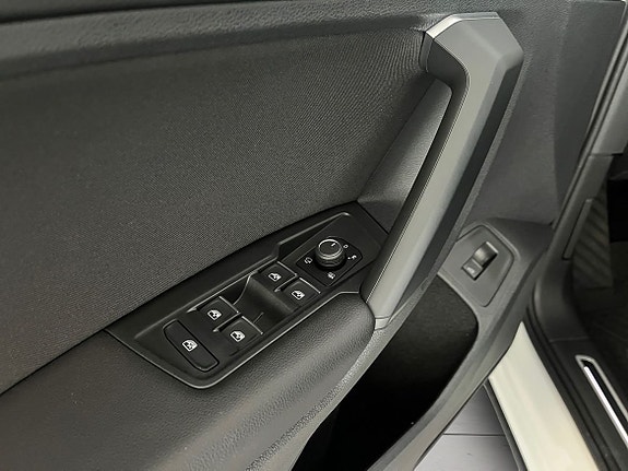 Volkswagen Tiguan 8 of 14