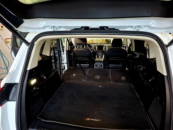 Ford S-MAX 9 of 11