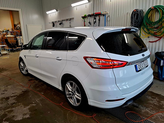 Ford S-MAX 3 of 11