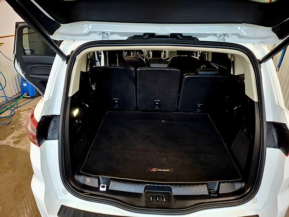Ford S-MAX 11 of 11