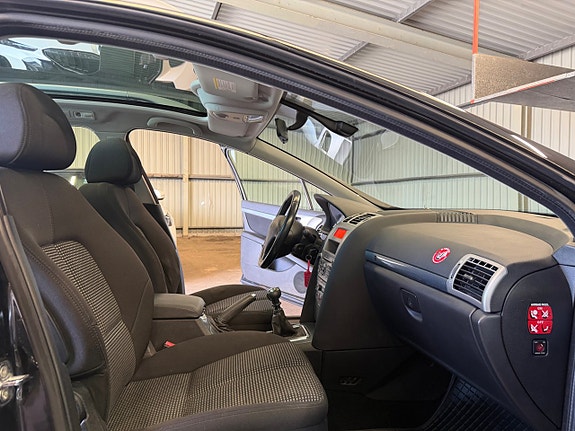 Peugeot 407 13 of 15