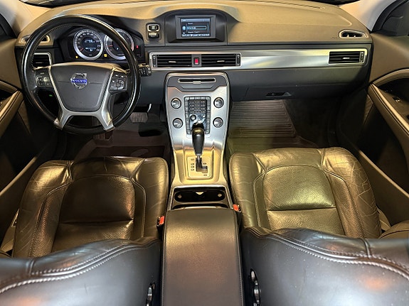 Volvo V70 7 of 13