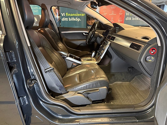 Volvo V70 5 of 13