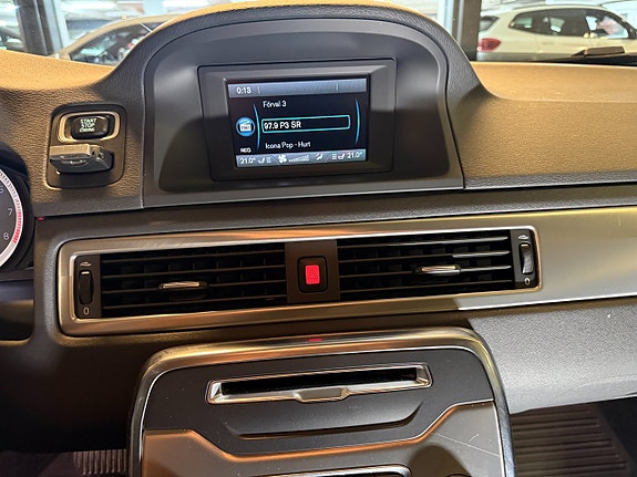 Volvo V70 12 of 13