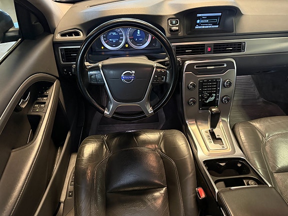 Volvo V70 10 of 13