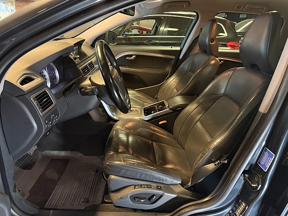 Volvo V70 6 of 13