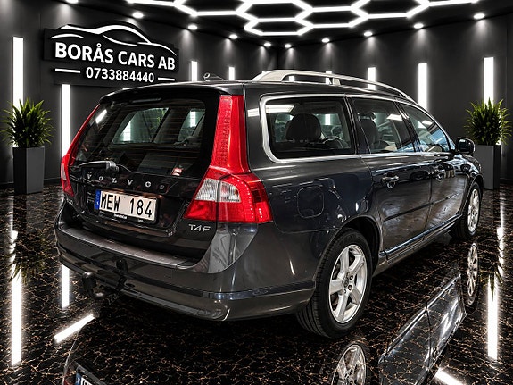 Volvo V70 3 of 13