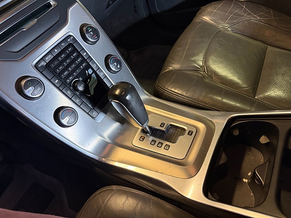 Volvo V70 11 of 13