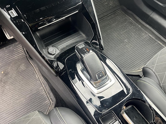 Peugeot 2008 13 of 19