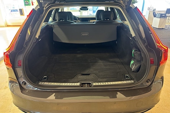 Volvo V90 26 of 30