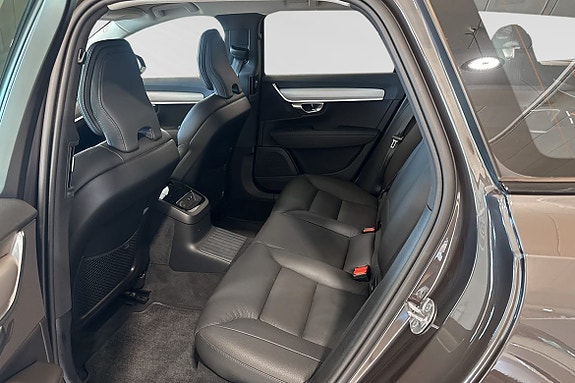 Volvo V90 8 of 30