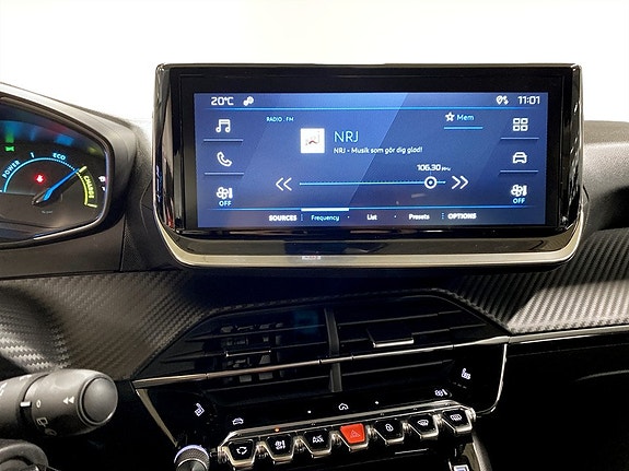 Peugeot 208 12 of 18