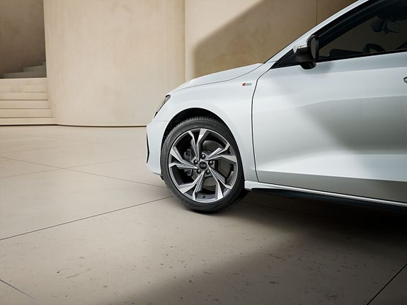 Audi A3 4 of 11