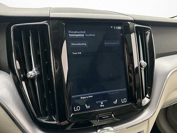 Volvo XC60 18 of 30