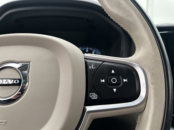 Volvo XC60 22 of 30