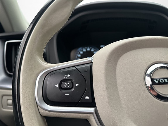 Volvo XC60 20 of 30