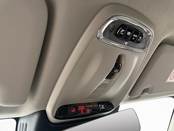 Volvo XC60 12 of 30