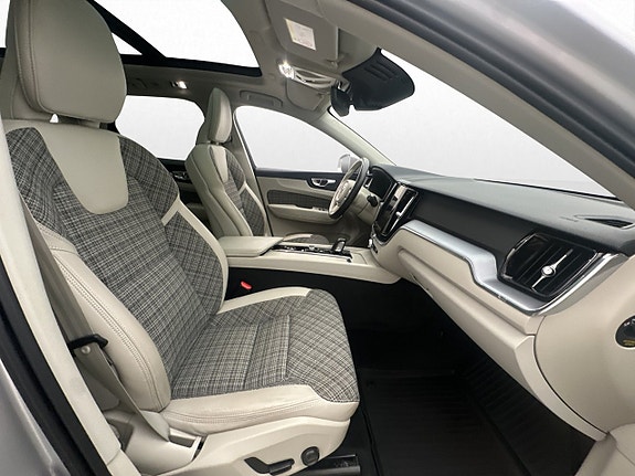 Volvo XC60 9 of 30