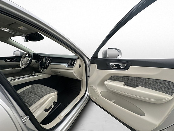 Volvo XC60 23 of 30
