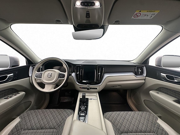 Volvo XC60 17 of 30