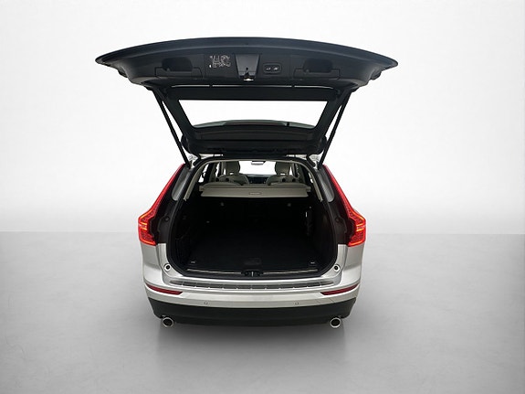 Volvo XC60 8 of 30