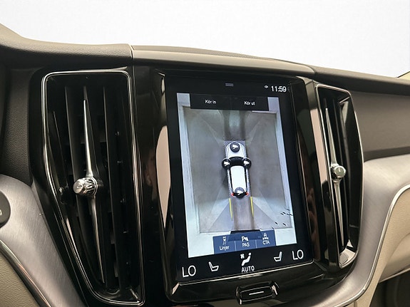 Volvo XC60 15 of 30