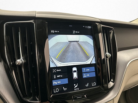 Volvo XC60 30 of 30