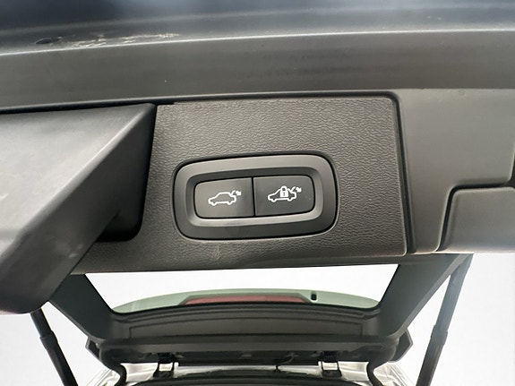 Volvo XC60 25 of 30