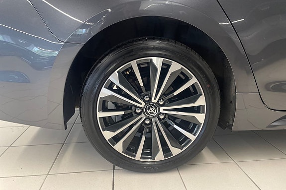 Toyota Corolla 17 of 21