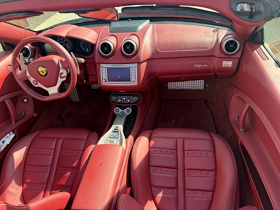 Ferrari California 7 of 9