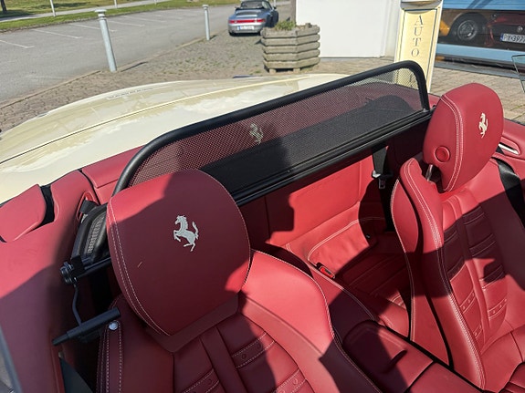 Ferrari California 8 of 9