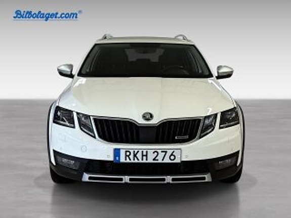 Skoda Octavia Scout 2 of 11