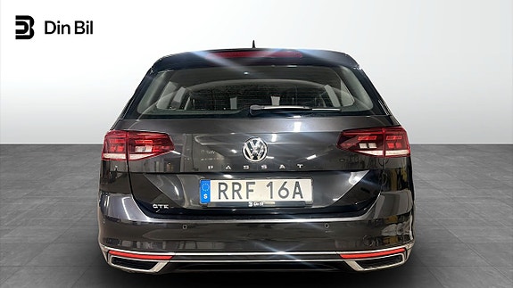 Volkswagen Passat 5 of 12