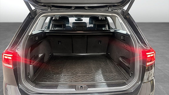 Volkswagen Passat 12 of 12
