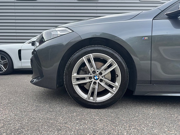 BMW 118i 9 of 23